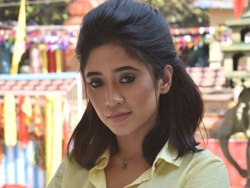 Yeh Rishta Kya Kehlata Hai: Shivangi Joshi is back as the fierce and ...