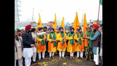 Agitating Terai farmers celebrate Guru Gobind Singh anniversary at Ghazipur border