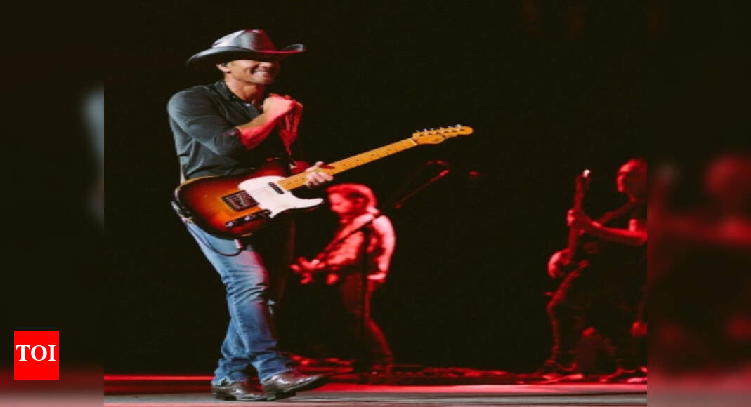Tim Mcgraw Was Apprehensive When Taylor Swift Named Song After Him English Movie News Times Of India