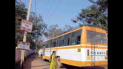 Hubballi-Belagavi buses ply without conductors; delay journey