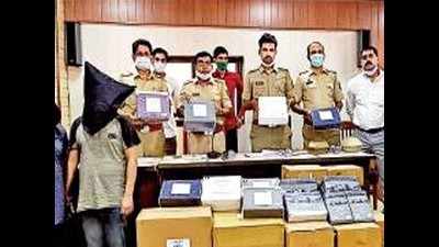 Narpoli cops arrest four for replacing bedsheets in sealed containers with stones