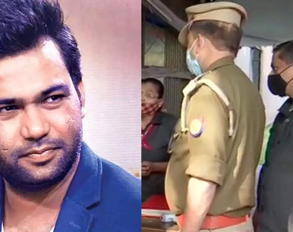 
Web series row: UP cops serve notice to director Ali Abbas Zafar and writer Gaurav Solanki, both asked to appear for probe on 27th January
