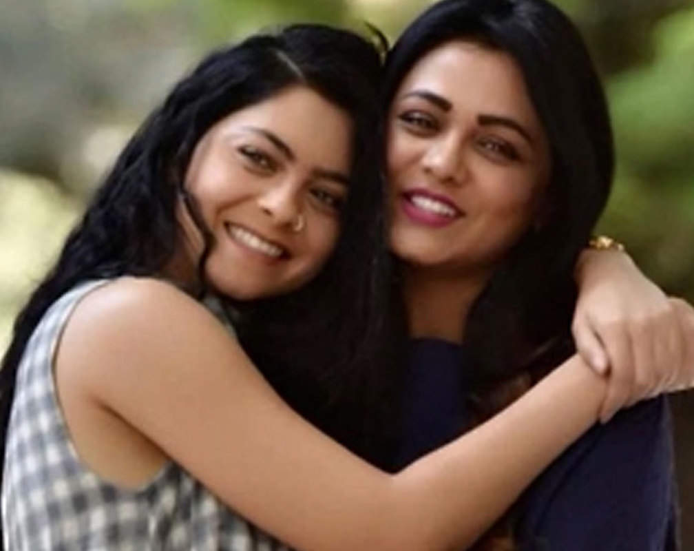
Sonalee Kulkarni and Prarthana Behere come together for 'Fresh Lime Soda'
