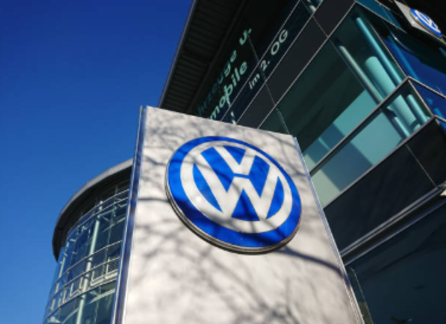 Volkswagen faces EU fine for missing 2020 emissions targets Volkswagen faces EU fine for missing 2020 emissions targets