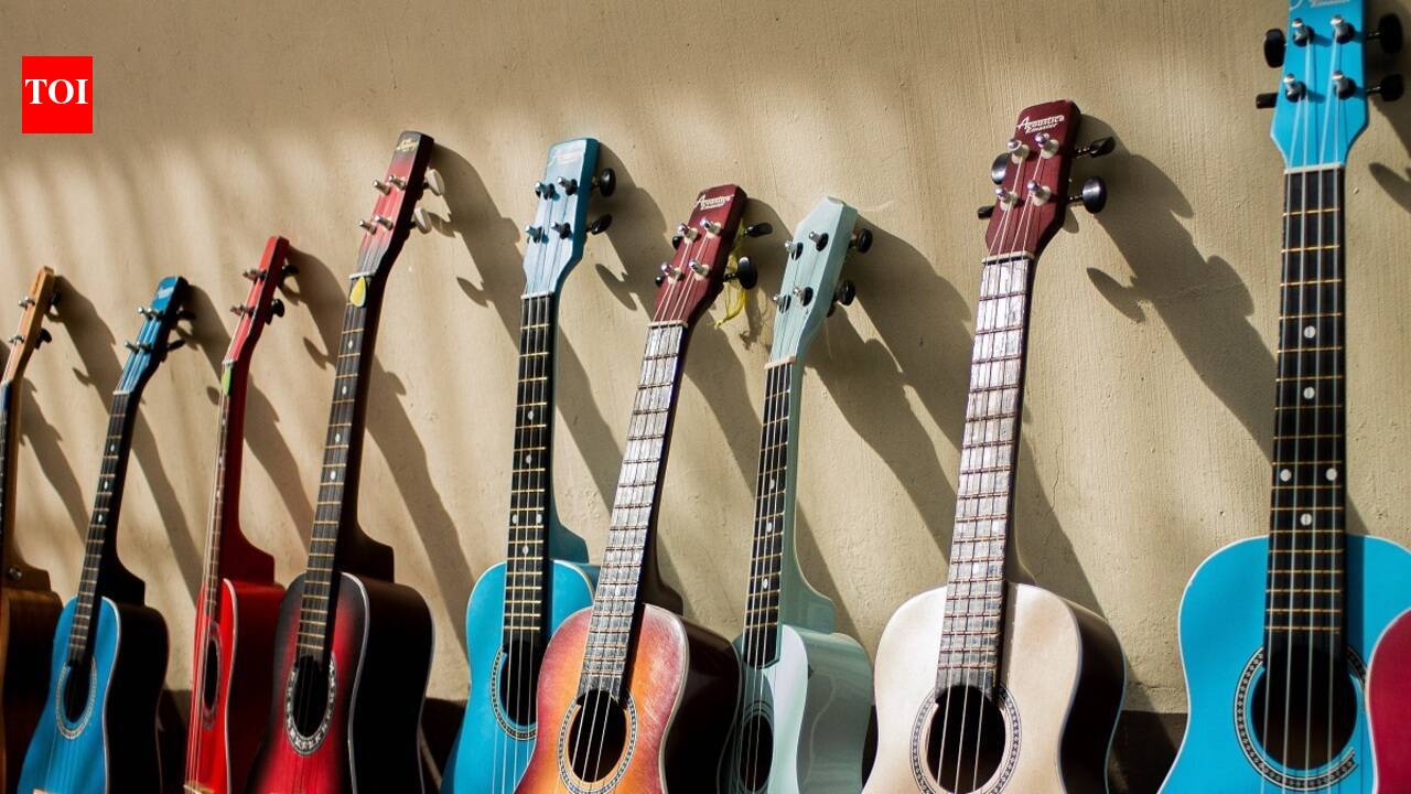 Amazon offers up to 70% discount on guitars, keyboards, microphones ...