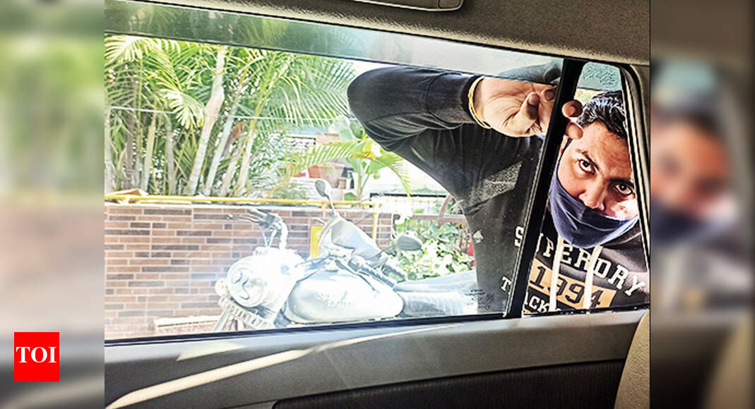 Chandigarh Three smash windscreens of six cars, act caught on CCTV Chandigarh News Times of