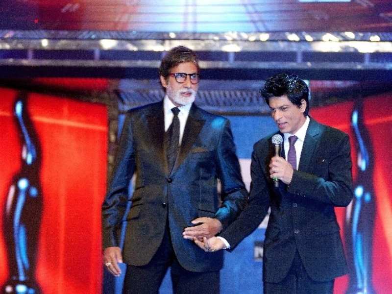 Did You Know Shah Rukh Khan S Role In Dilwale Was Inspired By Amitabh Bachchan S Character In Hum Hindi Movie News Times Of India