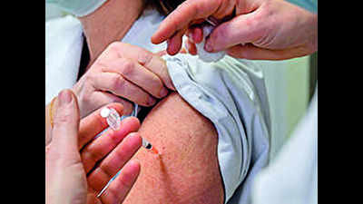 1 lakh+ UP health workers get vaccinated in a day