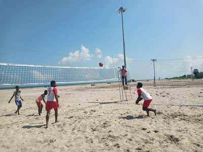 200 sportspersons take part in Ariyaman Beach Sports Festival 2021 ...