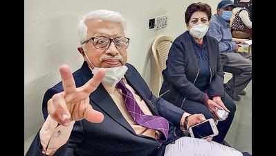 Delhi: Peers’ confidence brings many doctor families for jab