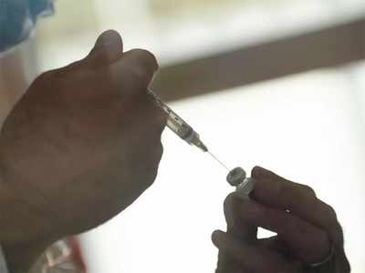 Vaccinated people may still transmit Covid-19, warns England's chief medic