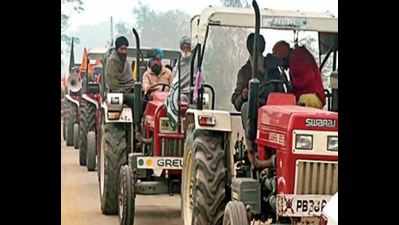 Punjab AAP MLAs to move towards Delhi on tractors to support farmers' parade