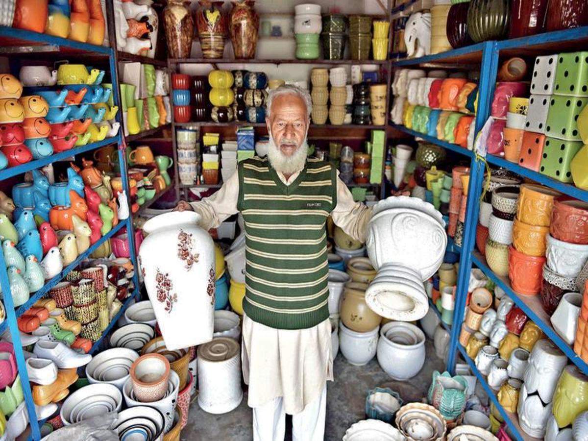 UP: Crippled by migrant exodus & zero exports, potters' hamlet awaits  better times | Noida News - Times of India