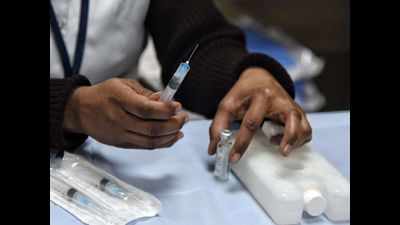 Bengal plans to vaccinate two lakh health workers in four days to meet target