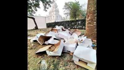 Kolkata: Victoria clears mess left behind by CM hecklers
