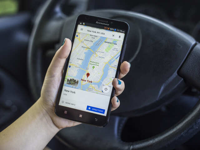 How to share live location with someone using Google Maps How to share live location with someone using Google Maps