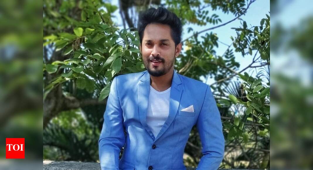 Rajesh Dhruva enjoys a vacation in his hometown Sirsi - Times of India