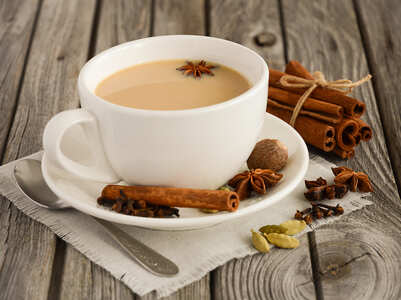 Scientific reasons why elderly people should drink more tea