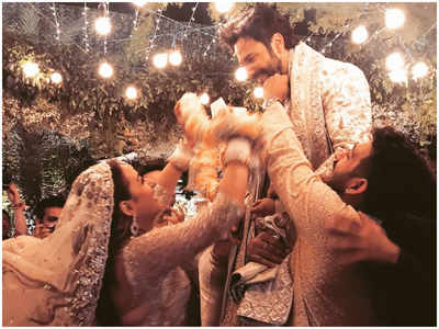 Varun Dhawan and Natasha Dalal’s UNSEEN pic from their wedding day, will surely melt your heart