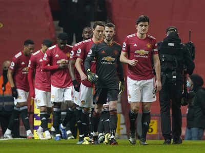 Inconsistency may cost Manchester United the title, says Rio Ferdinand