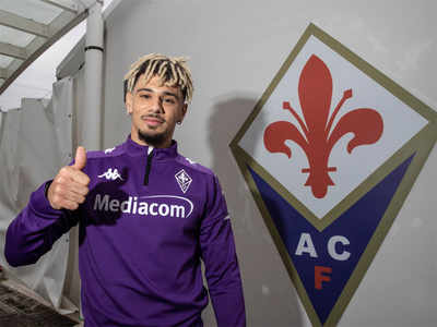 French defender Malcuit joins Fiorentina on loan from Napoli