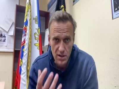 Russian court keeps Kremlin critic Navalny in jail despite outcry