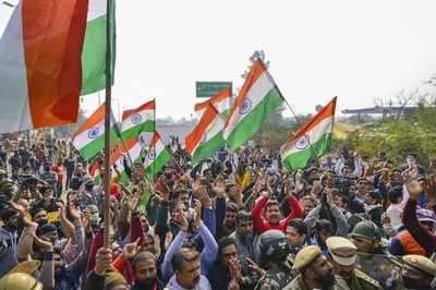 SP, Congress, BSP lend support to protesting farmers, slam BJP over farm laws