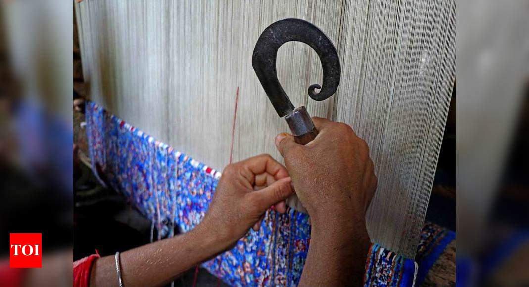School students in Bihar to wear uniforms made by Bhagalpur weavers – Times of India