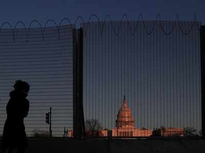 Capitol fences highlight delicate dance over safety, access