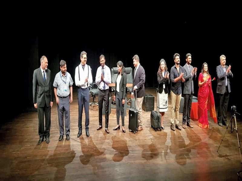 Theatre Review: Investigation SBC - A hilarious take on the whirlwind of  corporate rules and its petty politics - Times of India