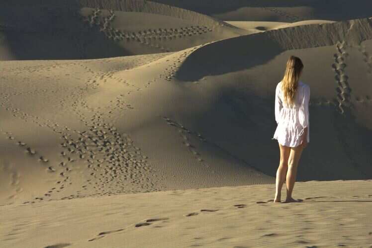 Sand surfing in the Sahara