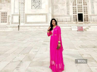 Actress Sruthi Shanmuga Priya visits Taj Mahal with family; see pics