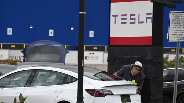 Tesla set for at least 1 billion euros in German subsidies: Report Tesla set for at least 1 billion euros in German subsidies: Report