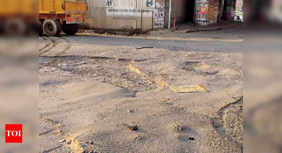 Gurugram: Build new roads, fix potholes, urge residents in new sectors ...