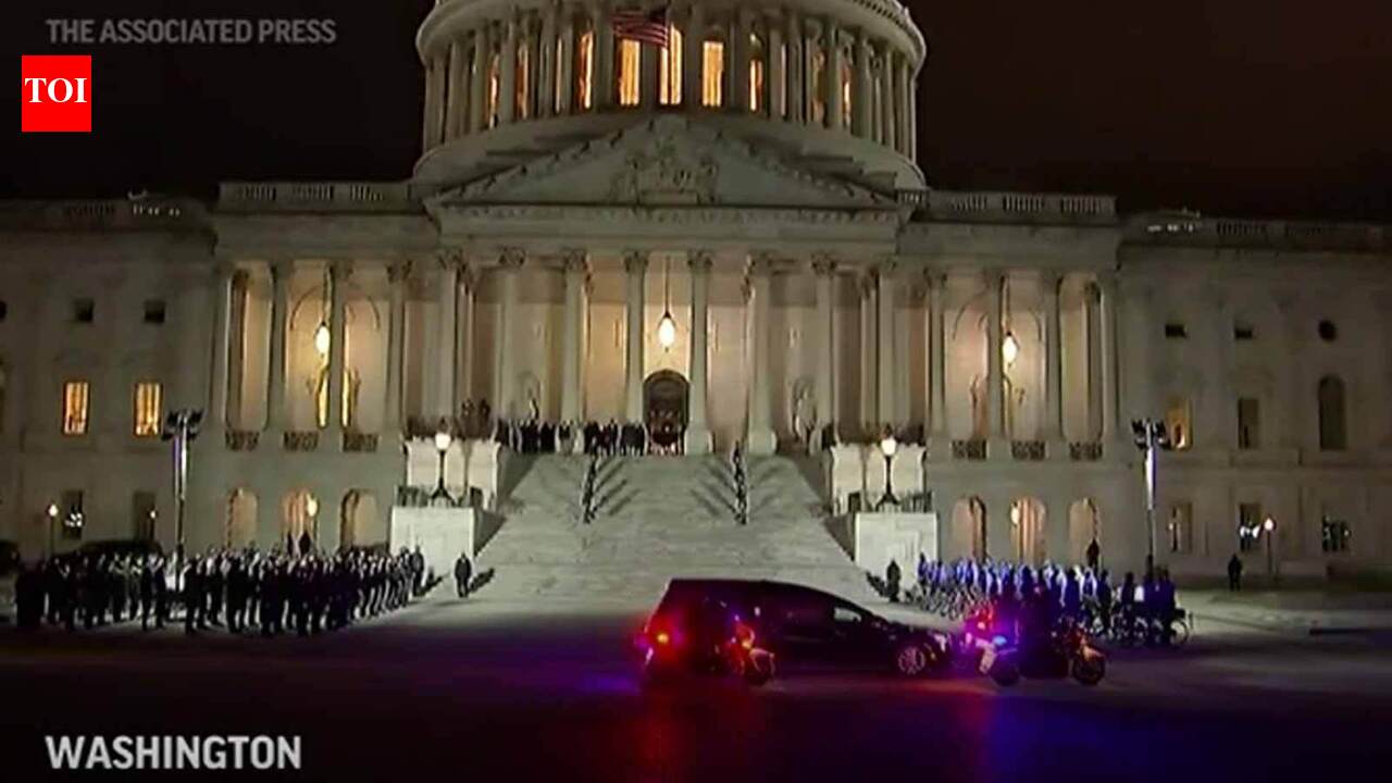 Slain US Capitol officer who died after riot lies in honor