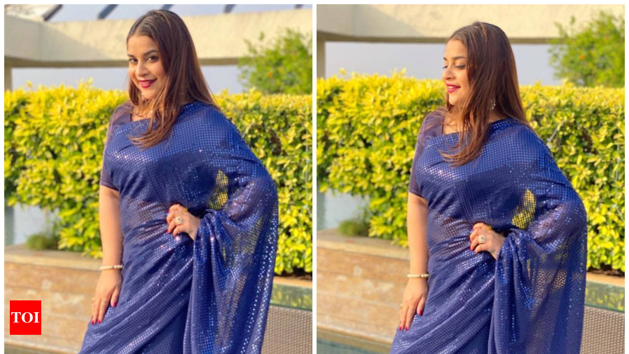 Anara Gupta shows her beauty in THIS Sequin Saree | Bhojpuri Movie News -  Times of India