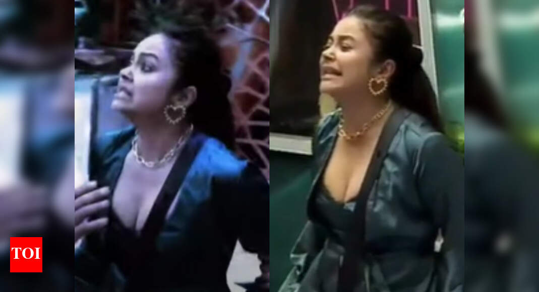 Bigg boss 14: devoleena bhattacharjee loses her calm; throws away kitchen bowls at arshi khan out of rage - times of india