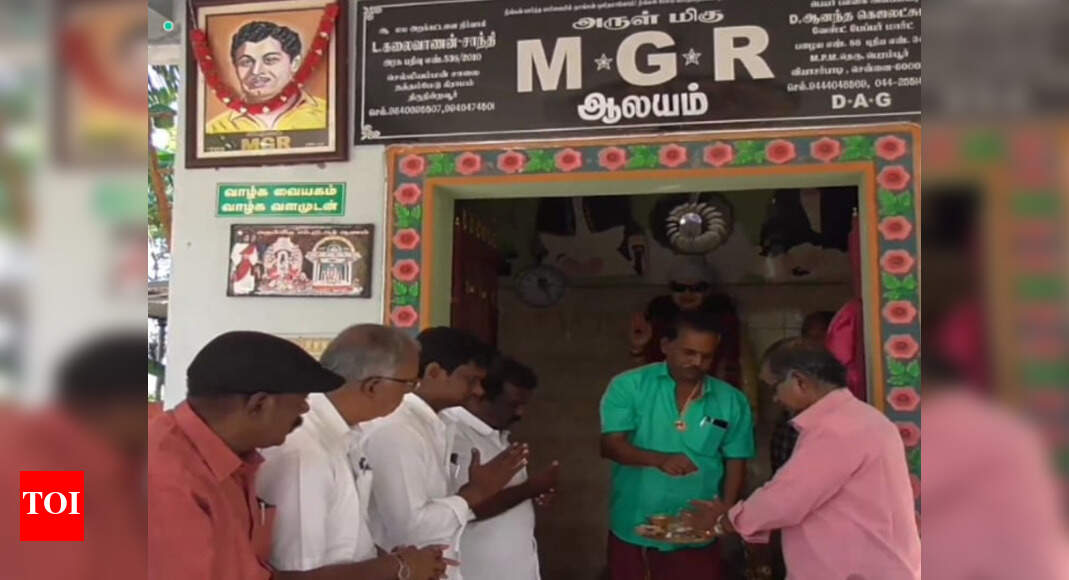 Tamil Nadu: A puja at MGR temple for good luck in polls | Chennai News ...