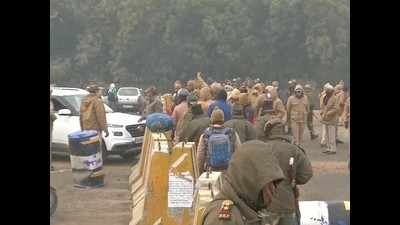 Farmers' protest: Singhu, Ghazipur borders remain closed, traffic diverted