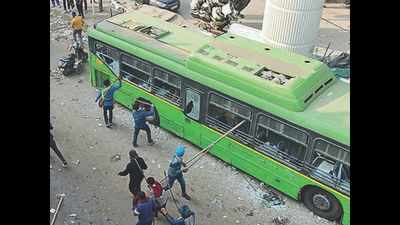 Farmers' protests: Withdraw buses given to police, orders Delhi transport dept