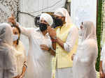 Abhishek Bachchan, Raveena Tandon and others attend prayer meet of Bunty Walia's father