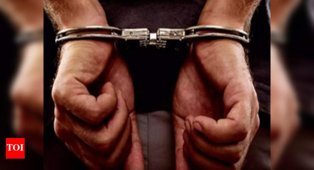 Four held in Mumbai for betting on horse races in Kolkata | Mumbai News - Vimarsana News