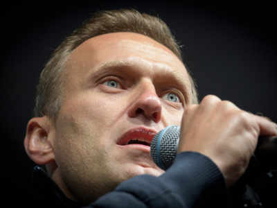 Navalny urges supporters to free Russia from 'thieves in power'