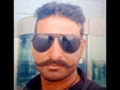 Wife, brother of UP farmer who died in Delhi booked for ‘insult to national flag’