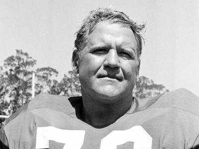 Charlie Krueger, longtime star tackle for 49ers, dies at 84