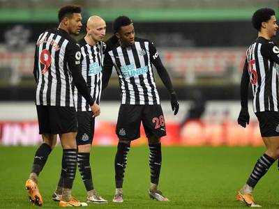 EPL: Newcastle hang on with nine men to beat Southampton