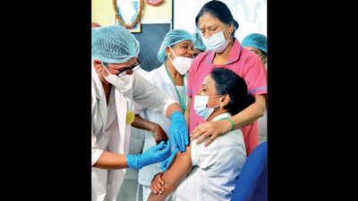 Indian nurses head to Gulf for lucrative Covid vaccination stints