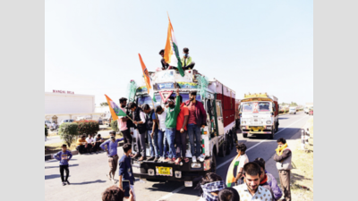Rajasthan: Blocked highways lead to long queues of trucks during ‘chakka jaam’