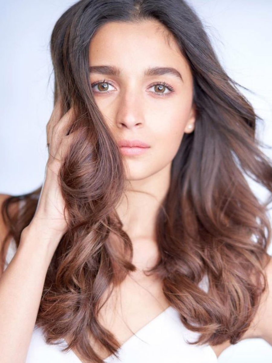 Beauty tips that Alia Bhatt has for glowing skin | Zoom TV