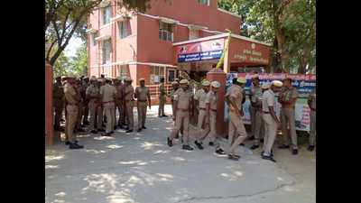 Tamil Nadu: Unidentified persons hurl country made bombs at police station in Tirunelveli city